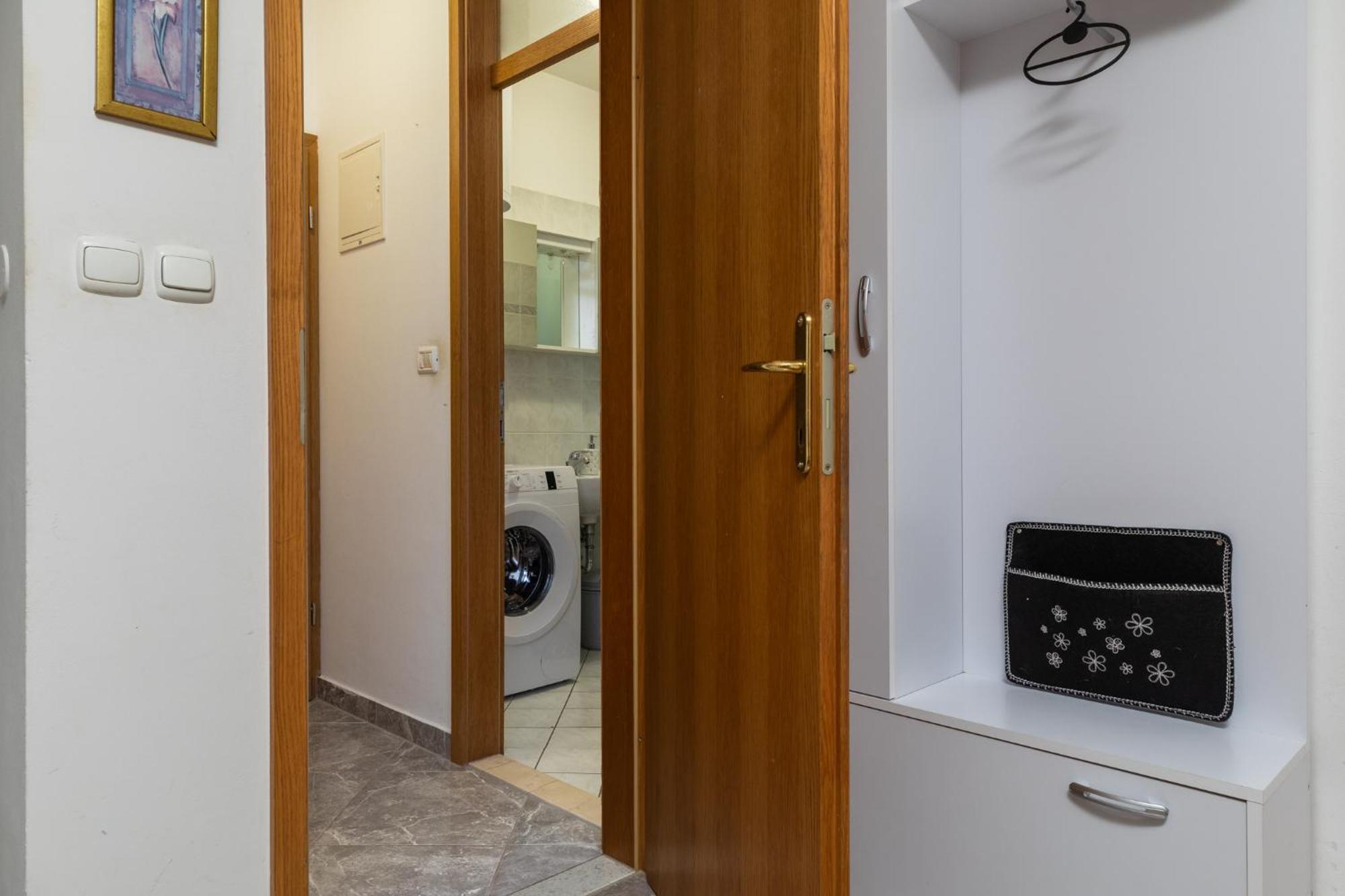 Apartment Marijo Omiš Buitenkant foto