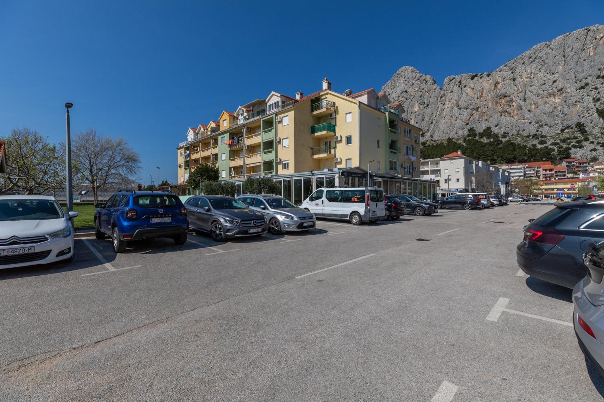 Apartment Marijo Omiš Buitenkant foto